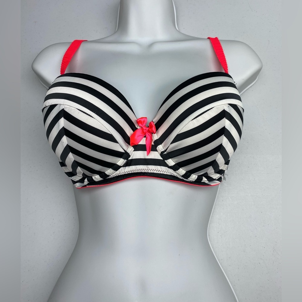 VS BLK/WHT Striped, 34D. *P1079